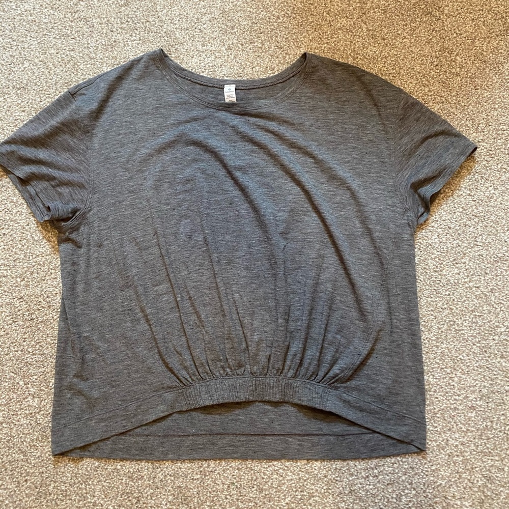 Lululemon gray crop top